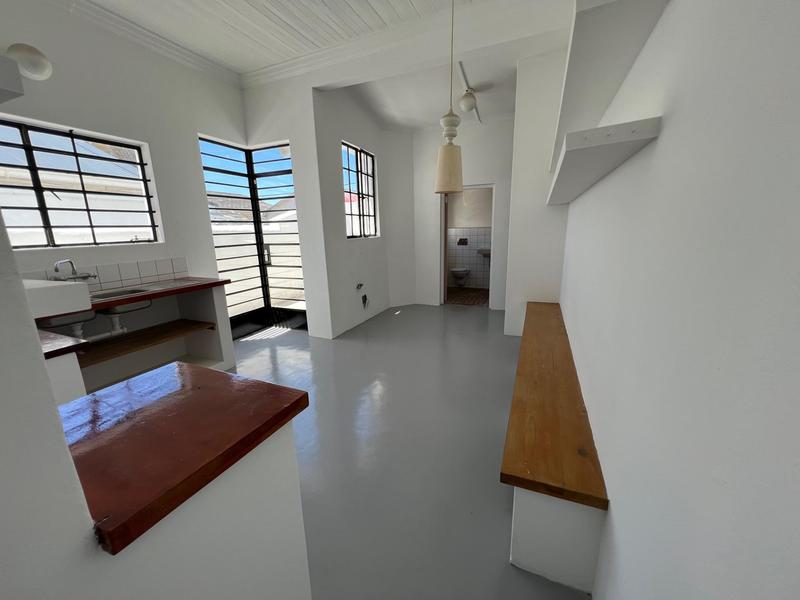 To Let 2 Bedroom Property for Rent in Woodstock Western Cape